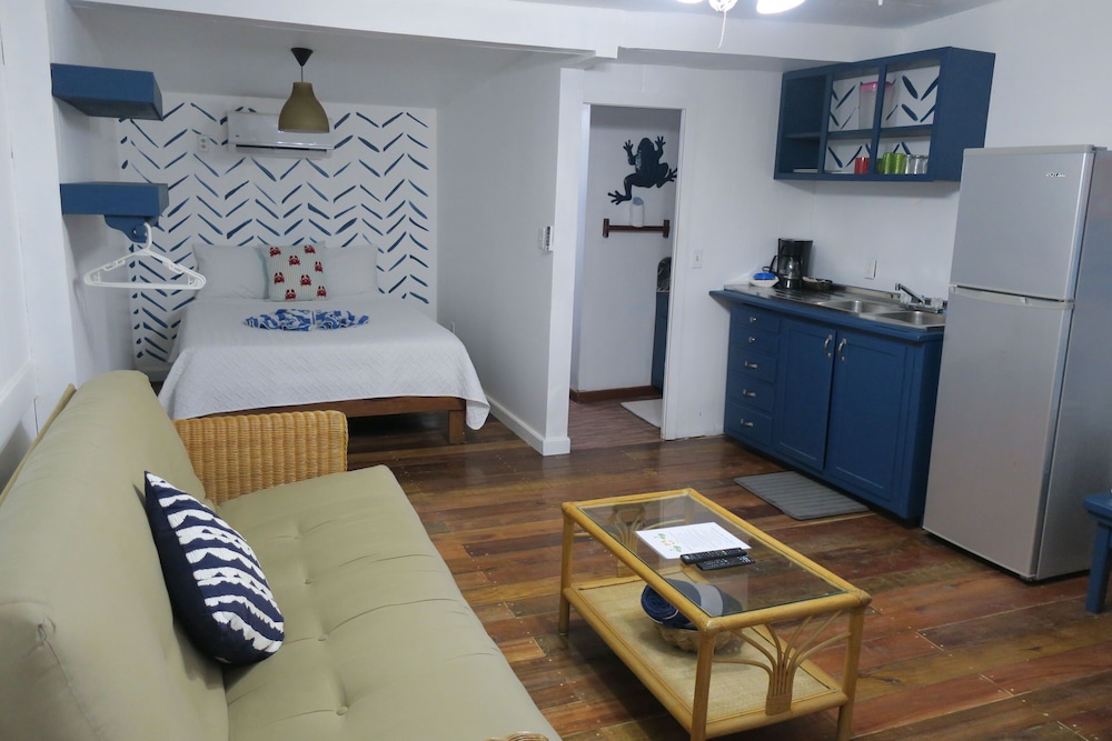 Classic Condo, 1 Bedroom, Sea View, Beachfront photo 3