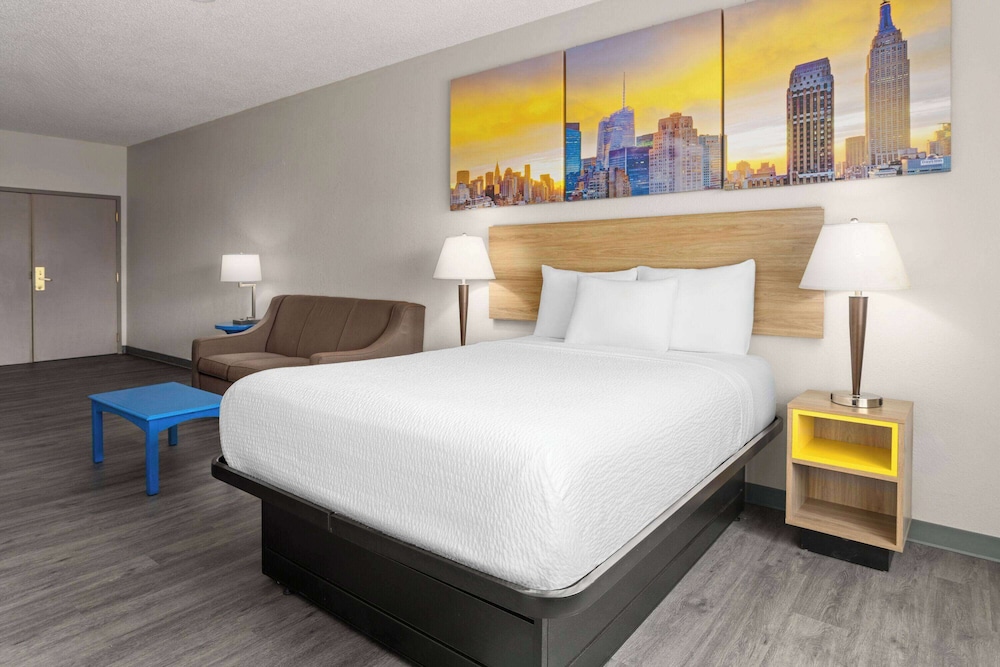 Presidential Suite, 1 King Bed, Non Smoking - Photo 1