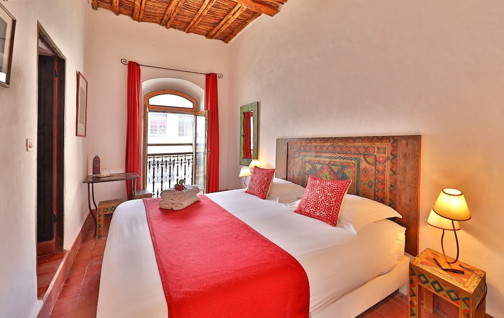 Standard Double or Twin Room, Private Bathroom (Vue sur Ville/Patio) photo 1