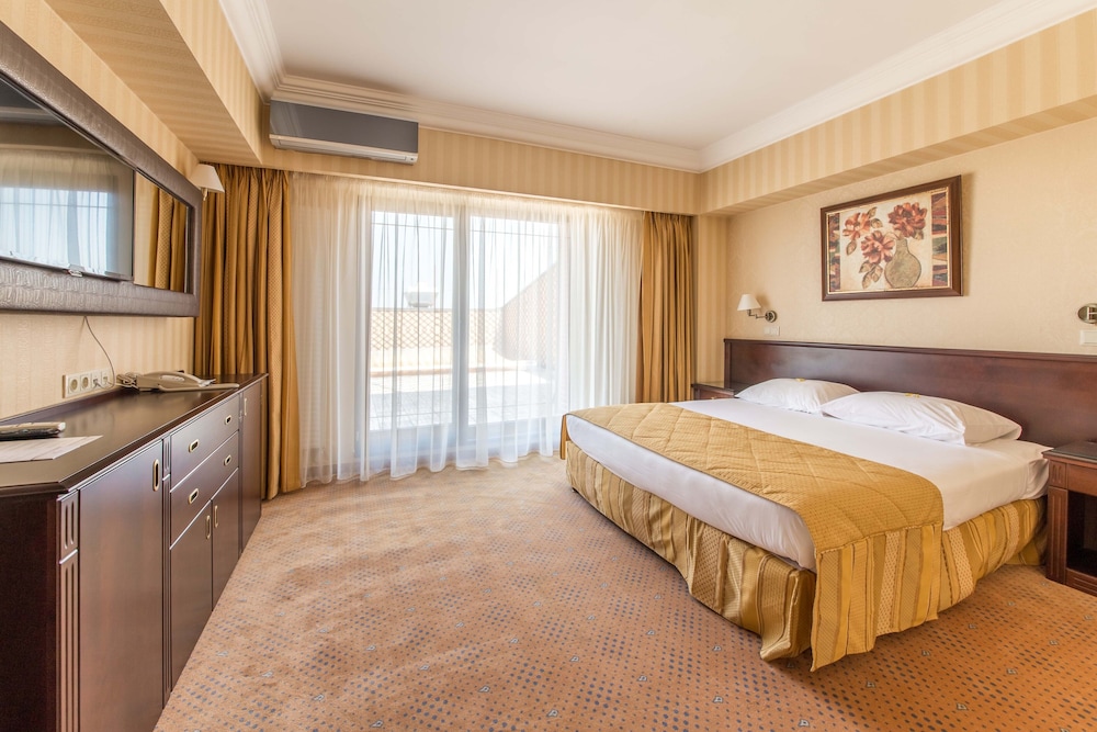 Suite, 2 Bedrooms, Kitchenette
