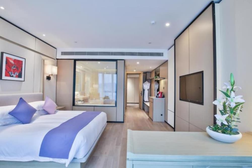 Executive City-view King Room photo 2