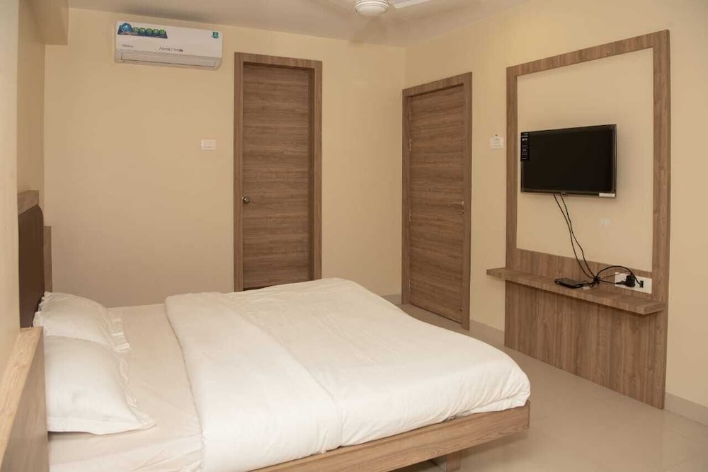 Deluxe Double or Twin Room, City View