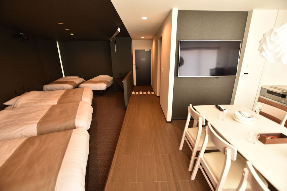 Executive Studio Suite, Multiple Beds, Non Smoking, Hot Tub photo 3