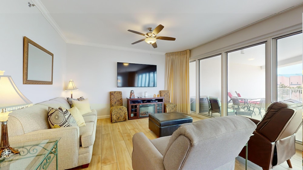 Condo (Tides 0211) photo 1