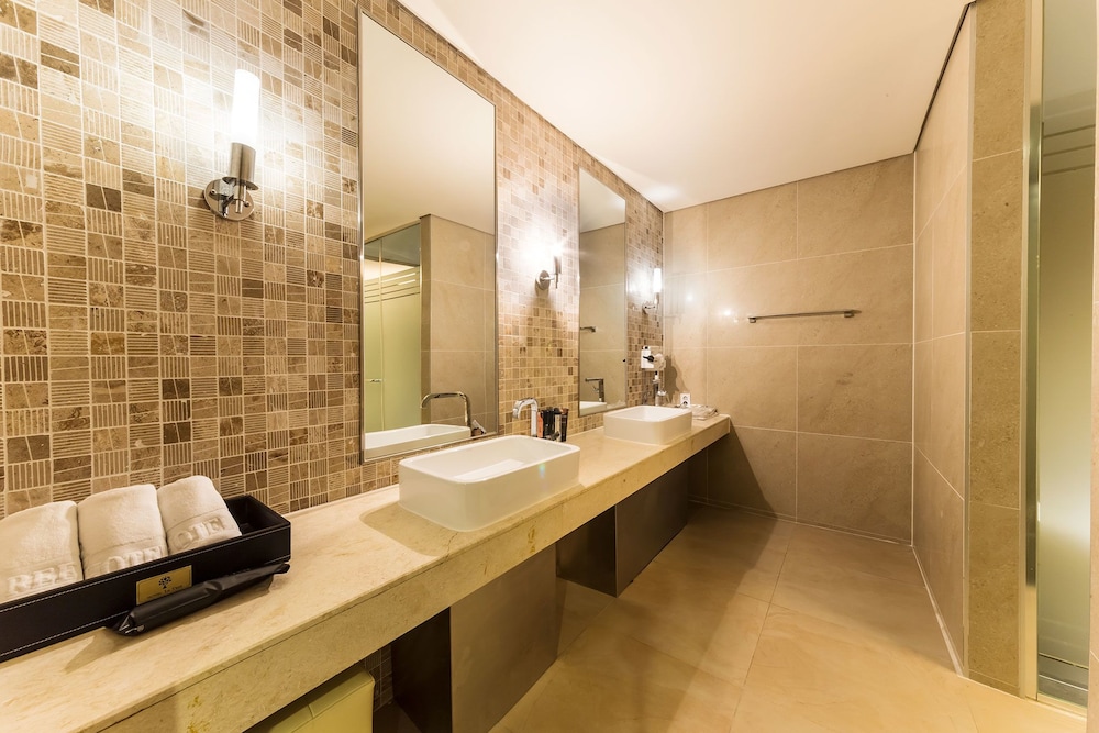 Royal Suite - Photo 15