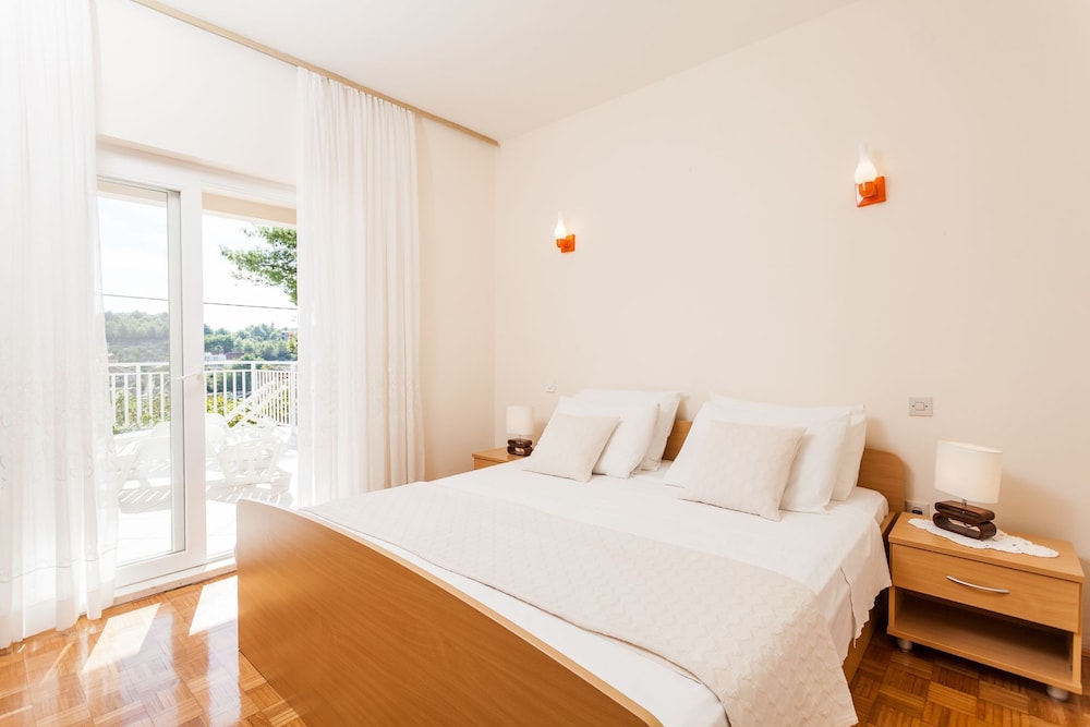 Apartment (Dado - terrace with sea view - A1(6+2) photo 1
