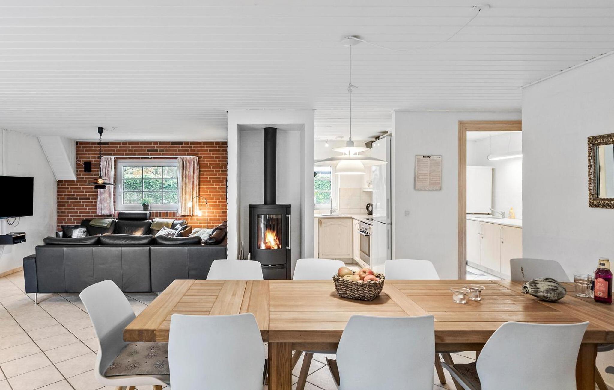 Six-Bedroom Holiday Home photo 2