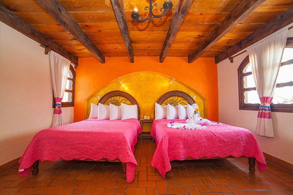 Standard Room, 2 Double Beds - Photo 1
