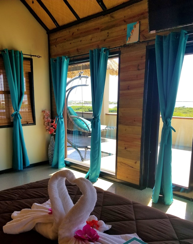 Third Floor Honeymoon, 1 King Bed, Non Smoking Ocean View photo 2