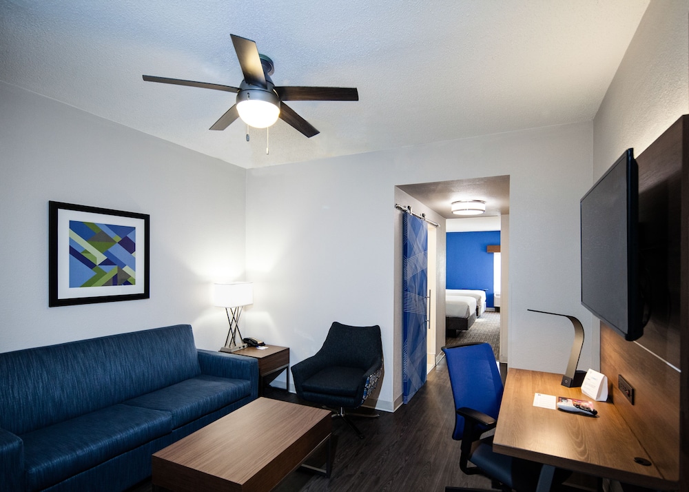 Suite, 1 Bedroom - Photo 9