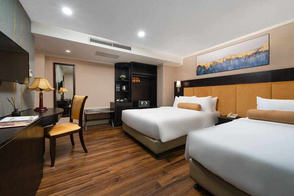 Family Triple Room, City View photo 1