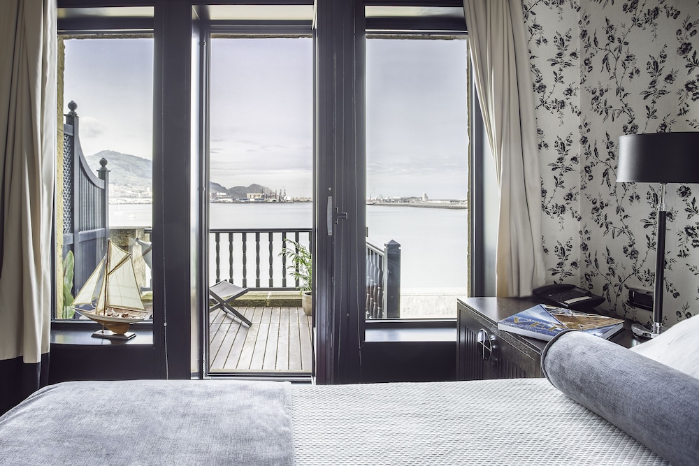 Standard Double Room, Garden View