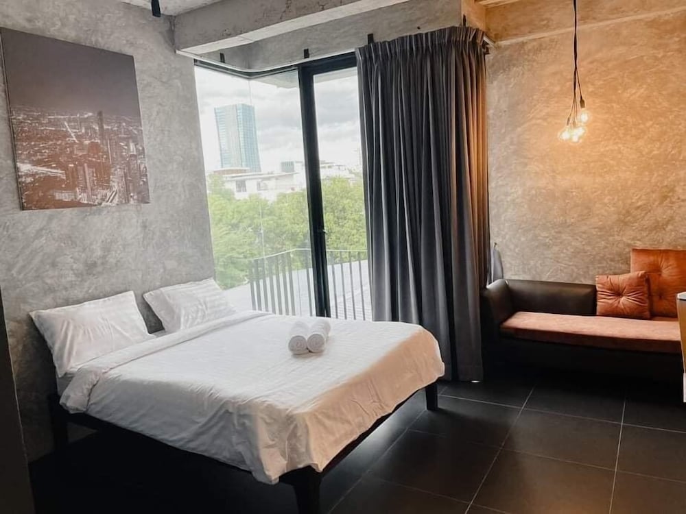 Deluxe Double Room, City View photo 3