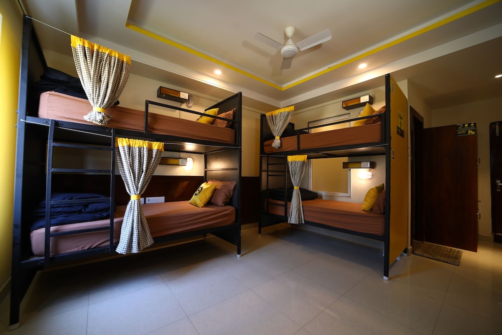 Deluxe Shared Dormitory, Multiple Beds, Private Bathroom, City View photo 1