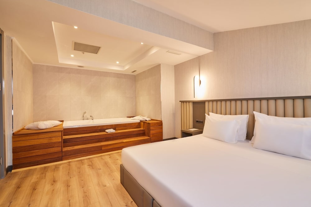 Attic Suite Room