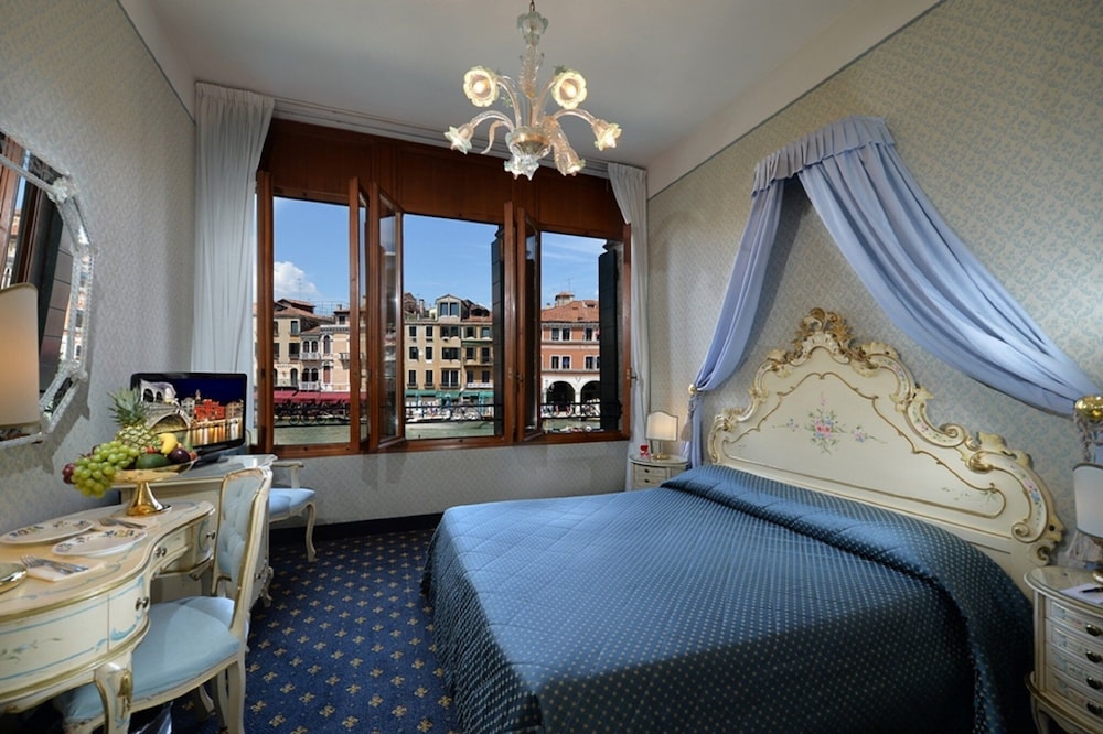 Double or Twin Room, Canal View