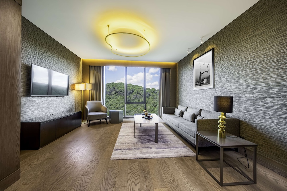 Suite, 1 Bedroom, City View with Lounge Access - Photo 7