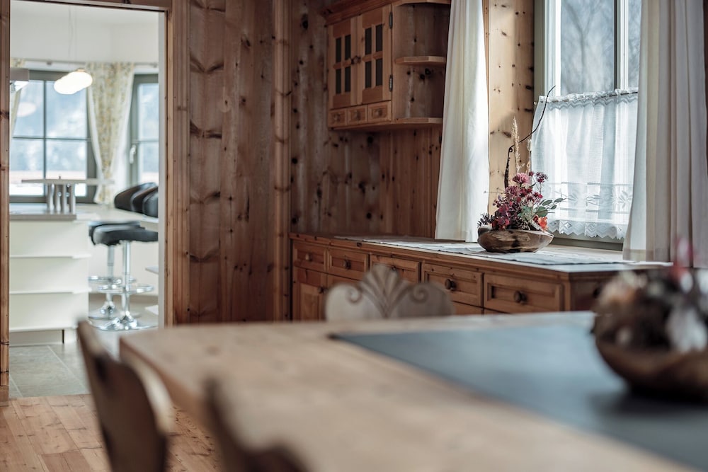Traditional Chalet, Mountain View photo 3