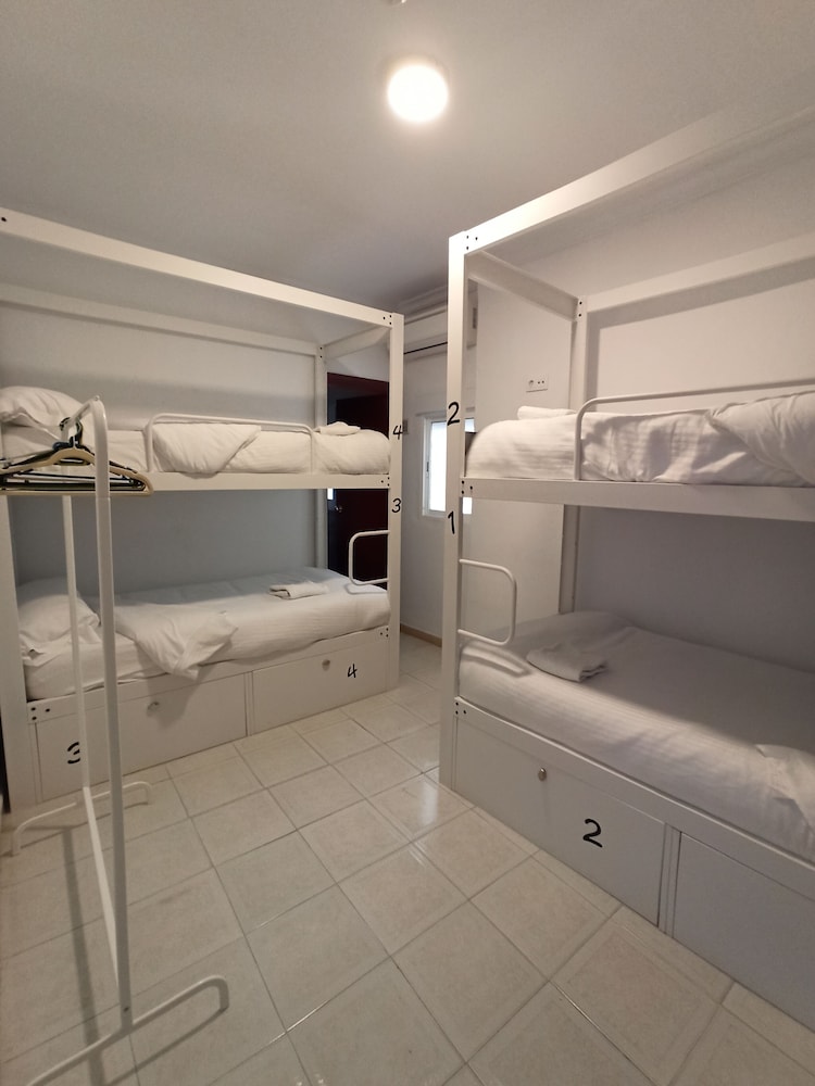Quadruple Room - Photo 1