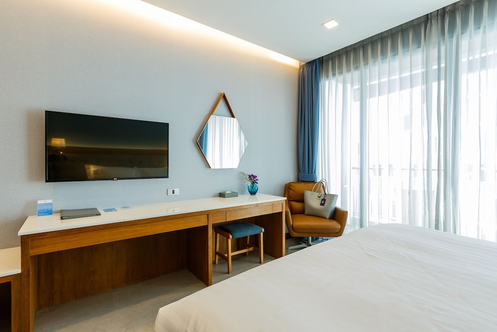 Superior Room with Balcony photo 2