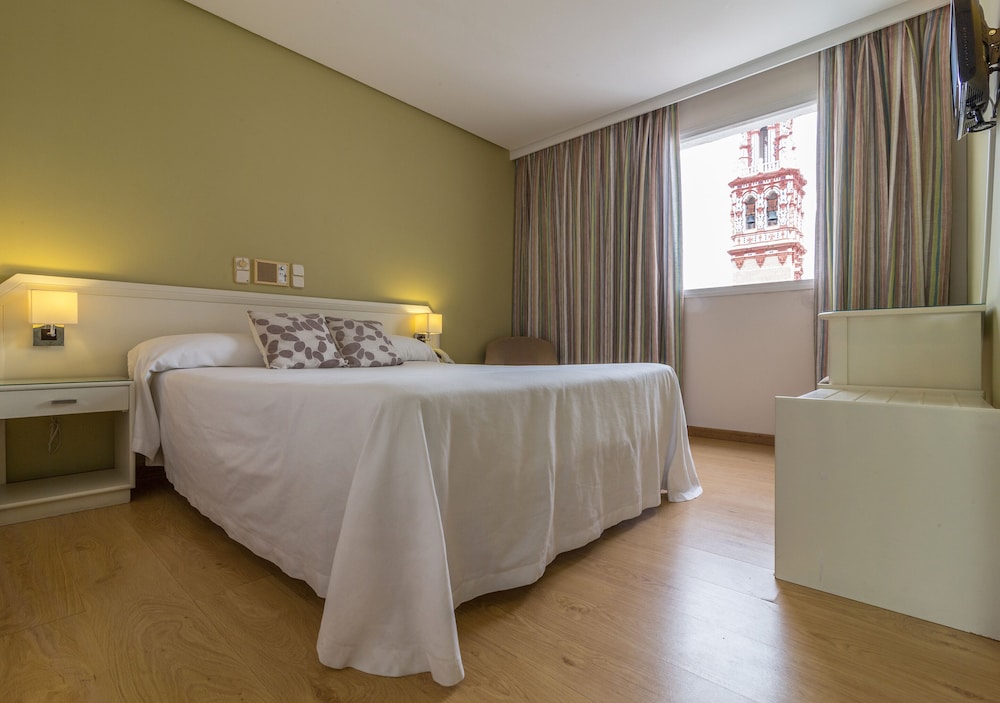 Double or Twin Room - Photo 5