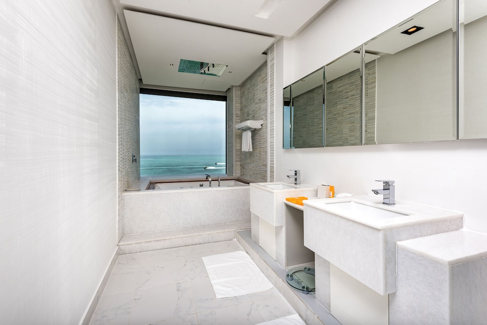 Villa, 4 Bedrooms (Water) photo 2