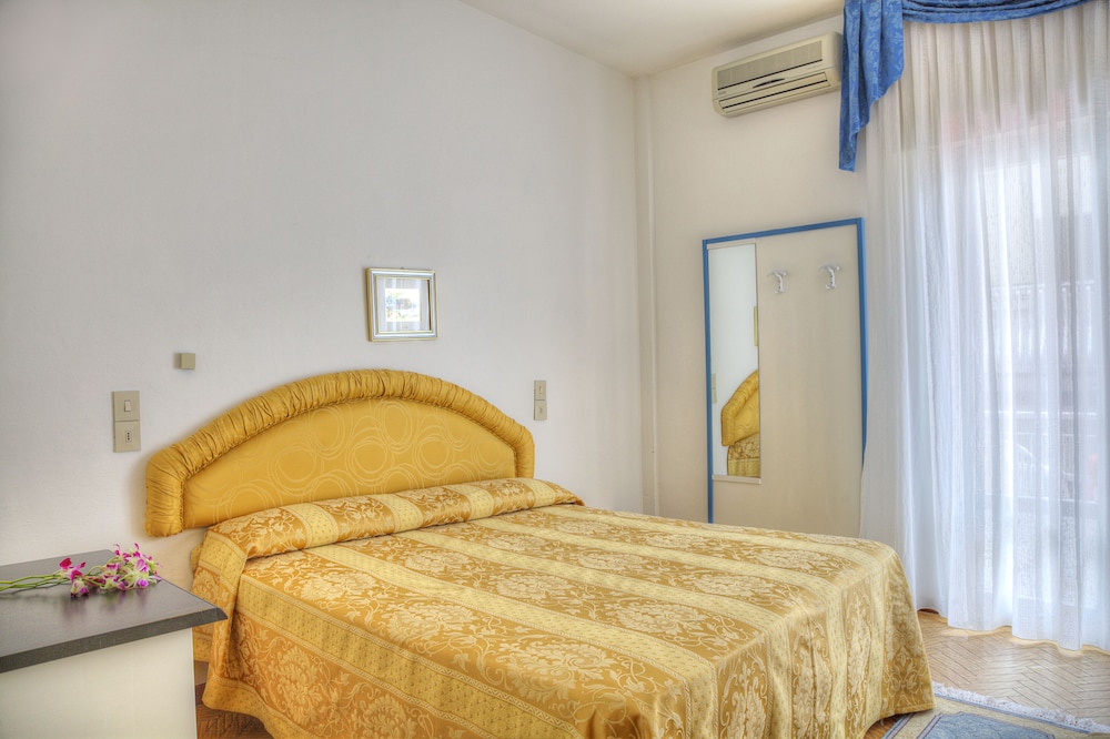 Standard Double Or Twin Room photo 1