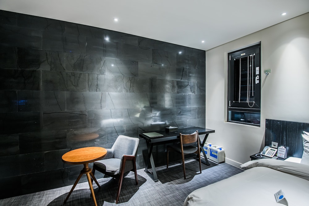 Standard Room, Private Bathroom photo 3