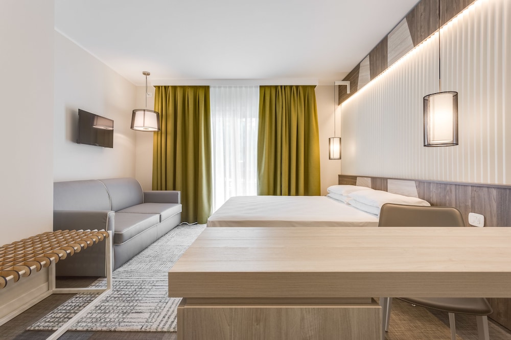 Junior Studio Suite, Balcony, Lakeside photo 2