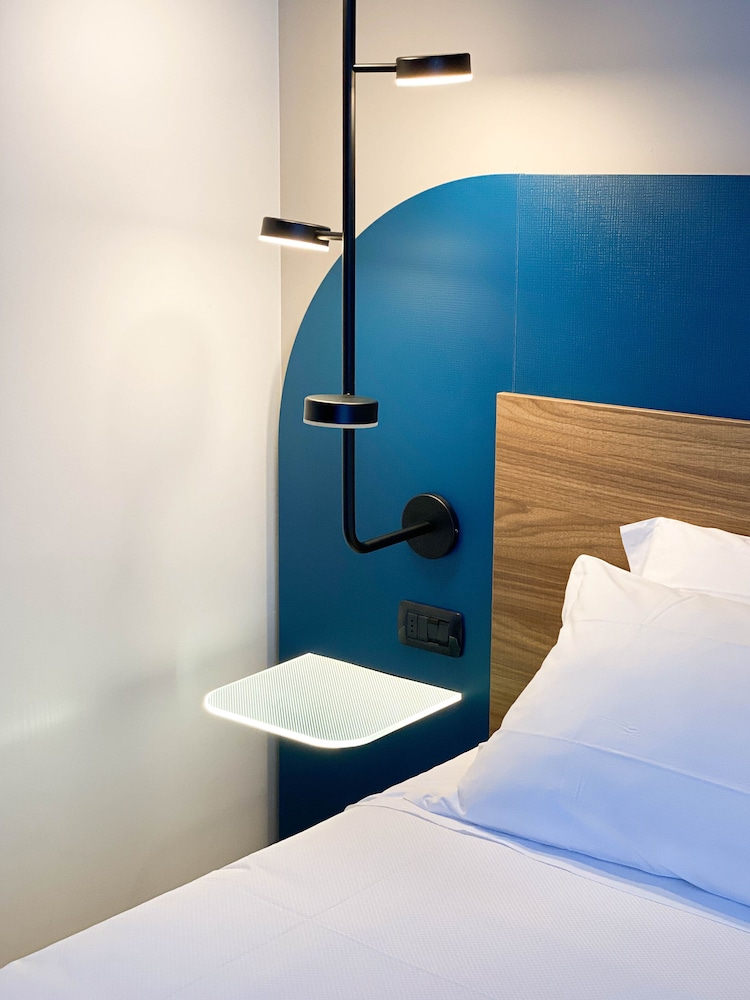 Superior Double or Twin Room - Photo 9