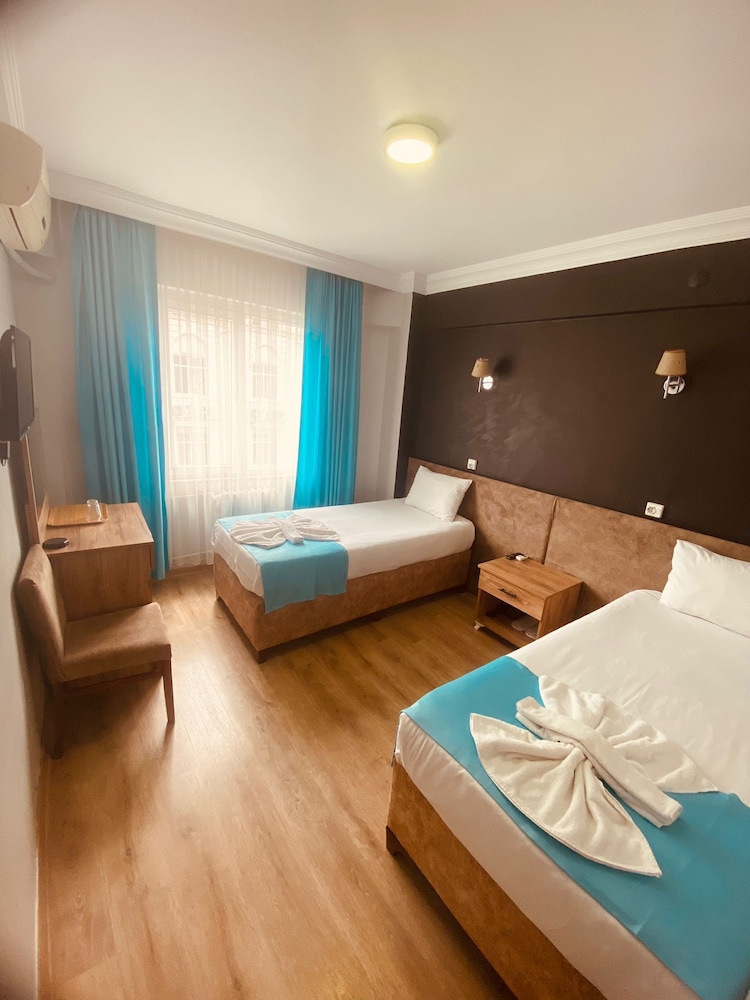 Standard Double or Twin Room photo 1