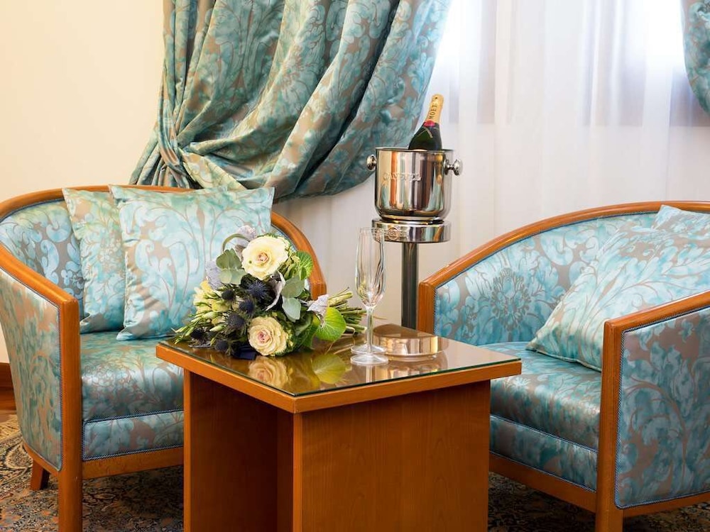 Executive Double or Twin Room - Photo 4