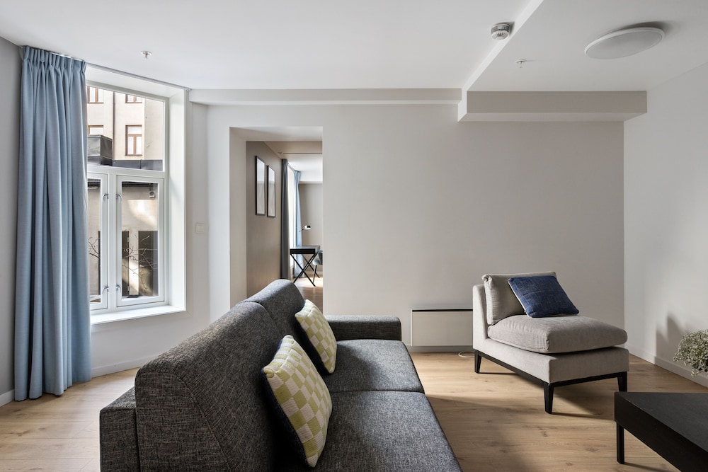 XL 2 Bedroom Apartment, Sofa Bed photo 3