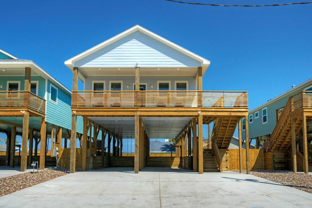 House (4 Bedrooms)