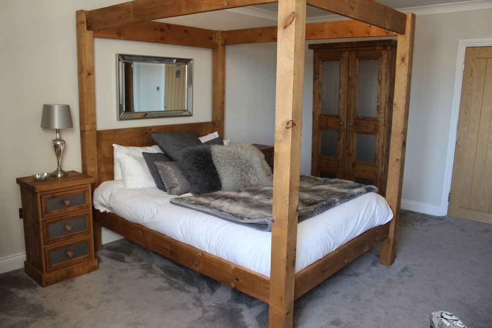 Double Room, Ensuite (The Four Poster Room) photo 2