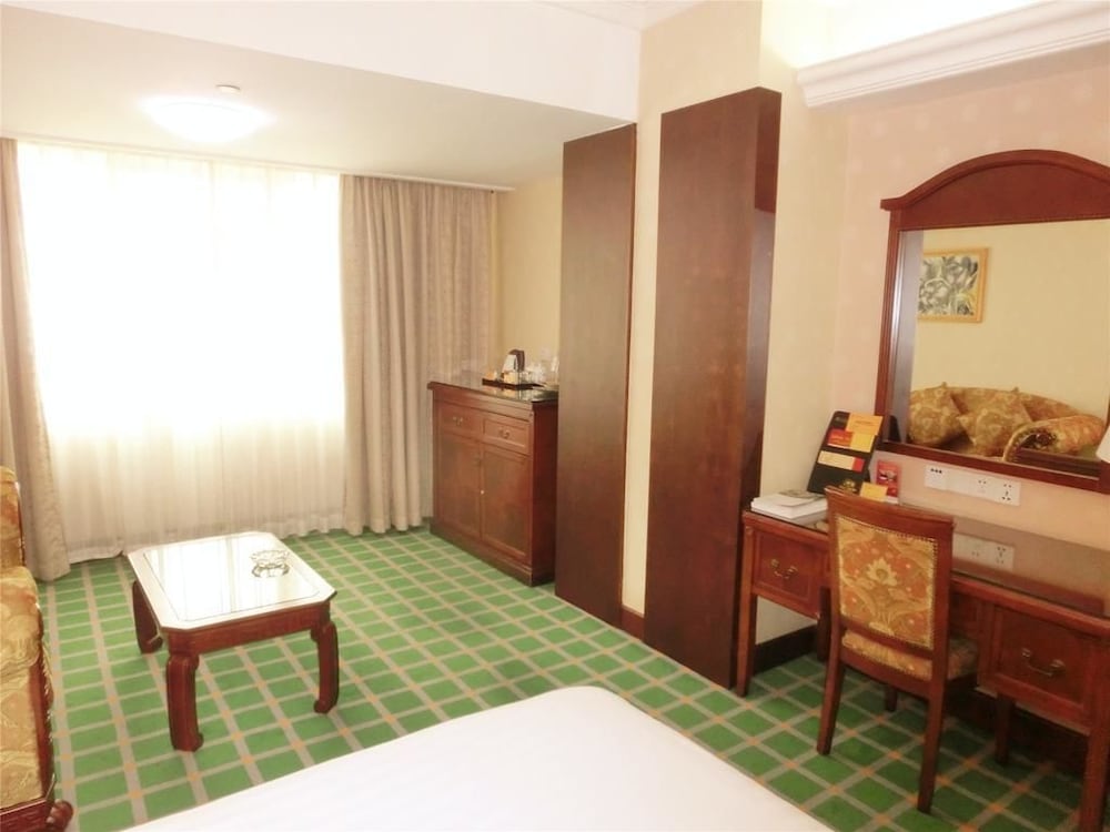 Standard Twin Room - Photo 9