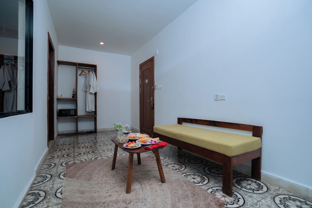 Junior Suite, 1 Bedroom, Bathtub, City View photo 2