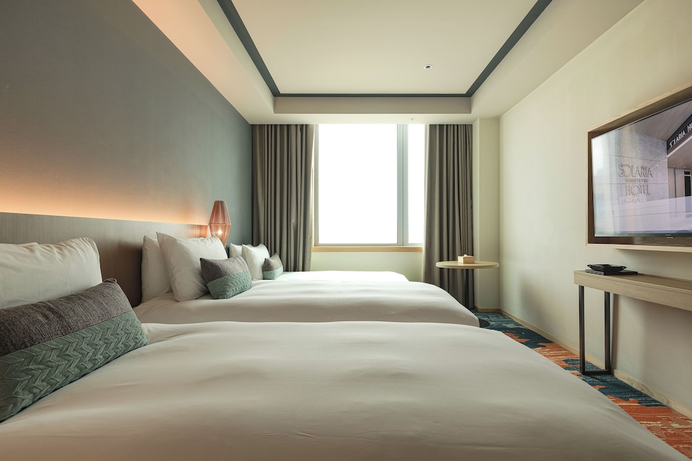 Corner Triple Room