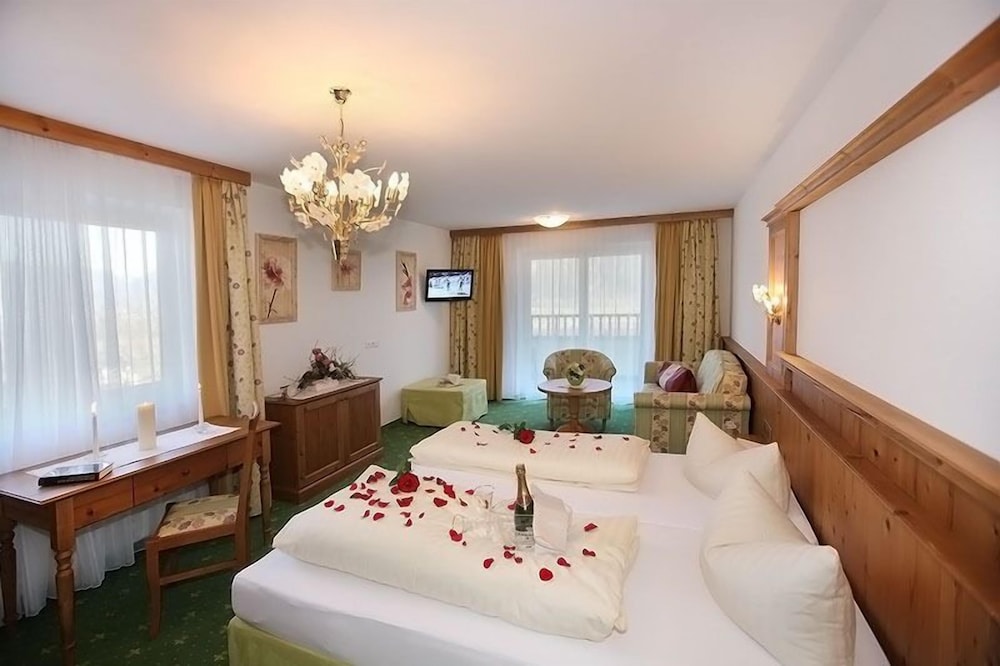 Panoramic Room, Balcony, Mountain View photo 2