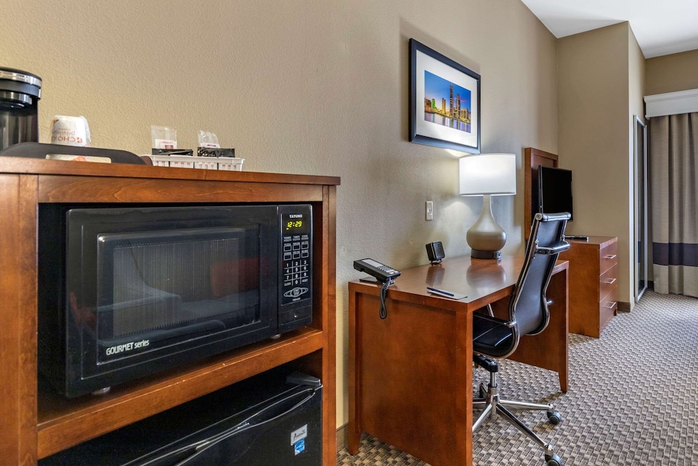 Suite, 1 King Bed with Sofa bed, Non Smoking - Photo 2