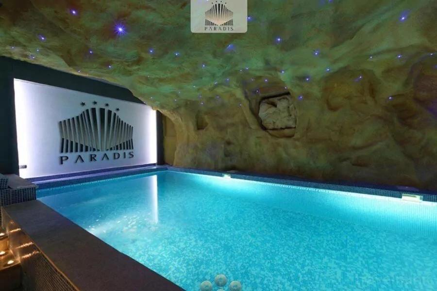Double or Twin Room with Spa Access - Photo 6