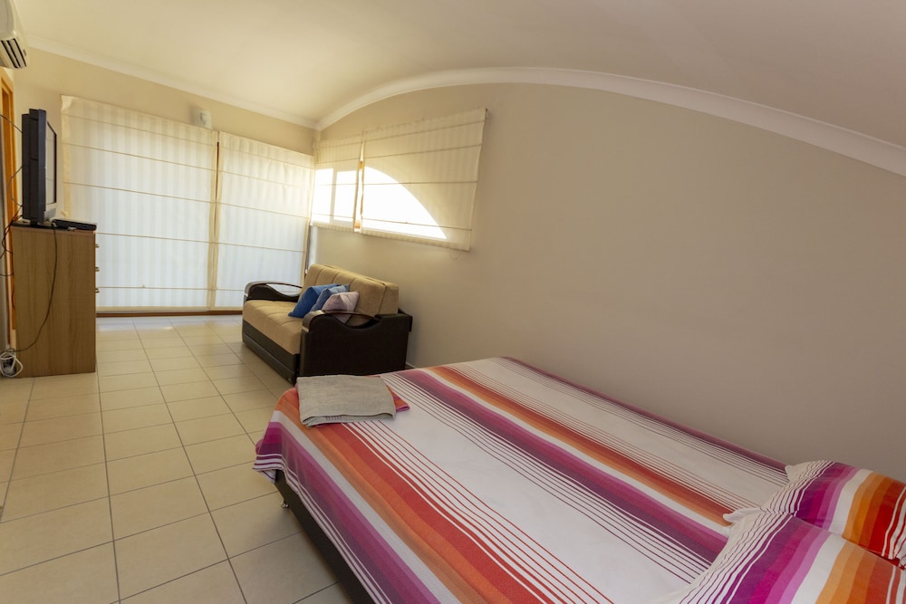 Villa photo 1