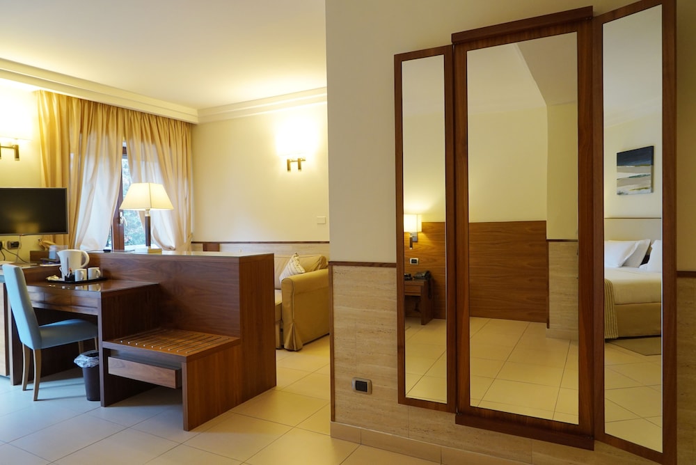 Superior Room, 1 Queen Bed (Twin bed on request) - Photo 2