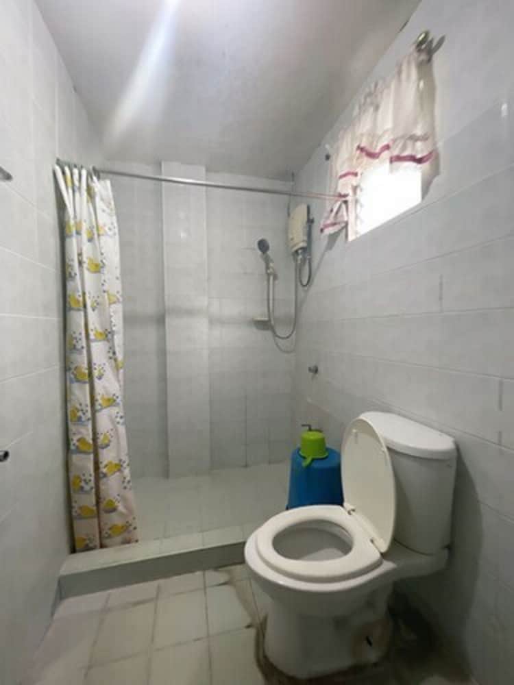 Villa - Photo 2