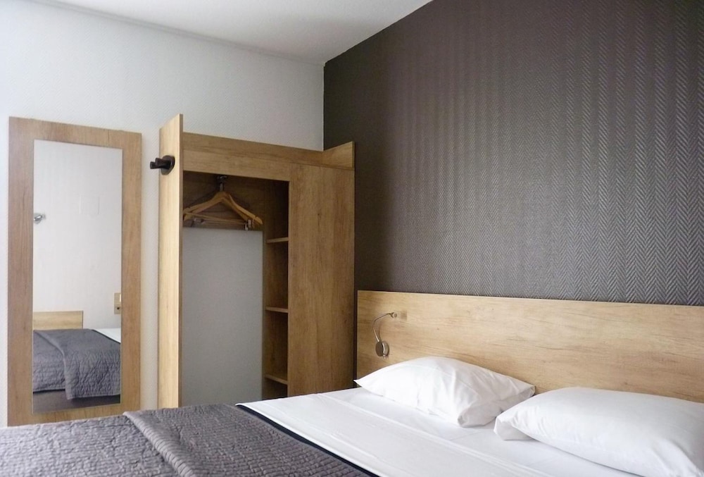 Standard Double Room photo 2