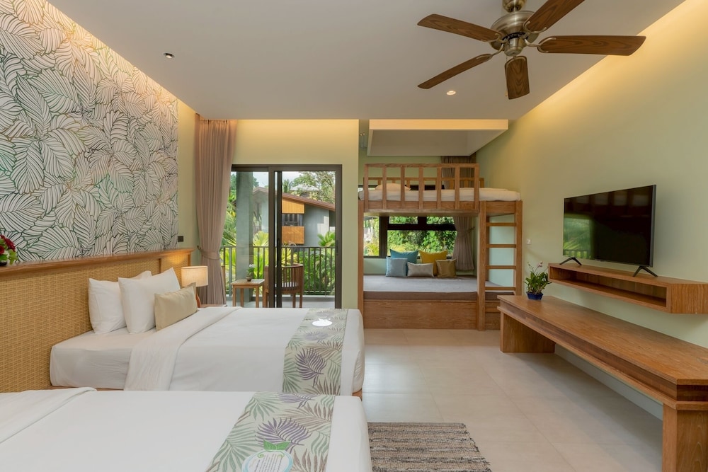 Family Double or Twin Room thumbnail 5
