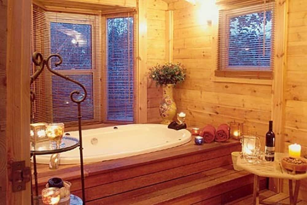 Gallery Cabin, 1 Bedroom photo 2