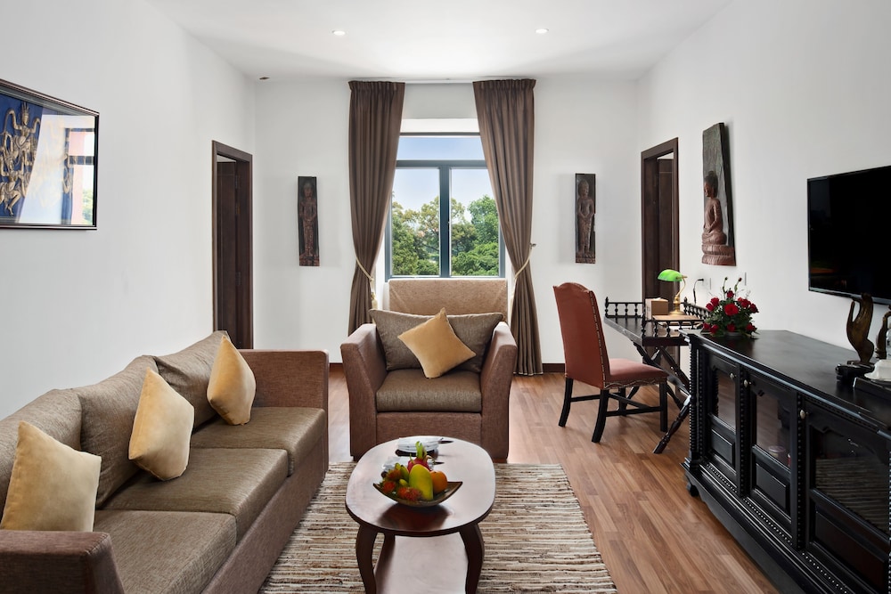 Palace Suite photo 2