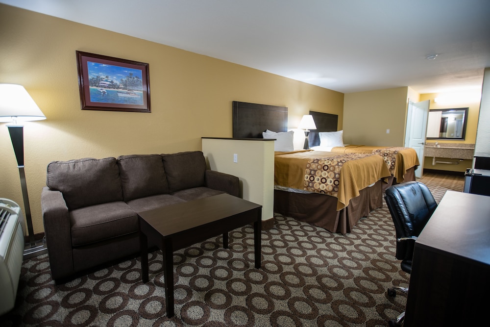 Suite, 2 Queen Beds, Non Smoking, No Pets