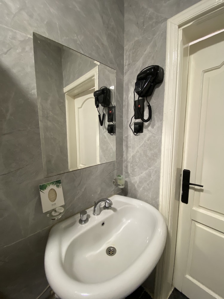 Deluxe Triple Room photo 3